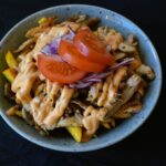 Patat kip gyros met tomaat, uien en chilli mayonaise Extra's: